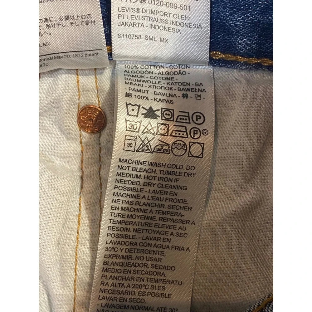 Levis 501 Original Fit Mens Jeans 32x32 Medium Wash Blue Denim Button Fly NEW